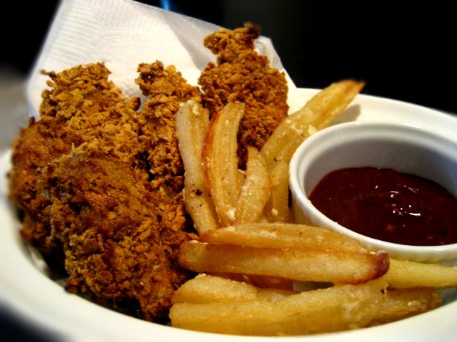 chicken fingers fries
